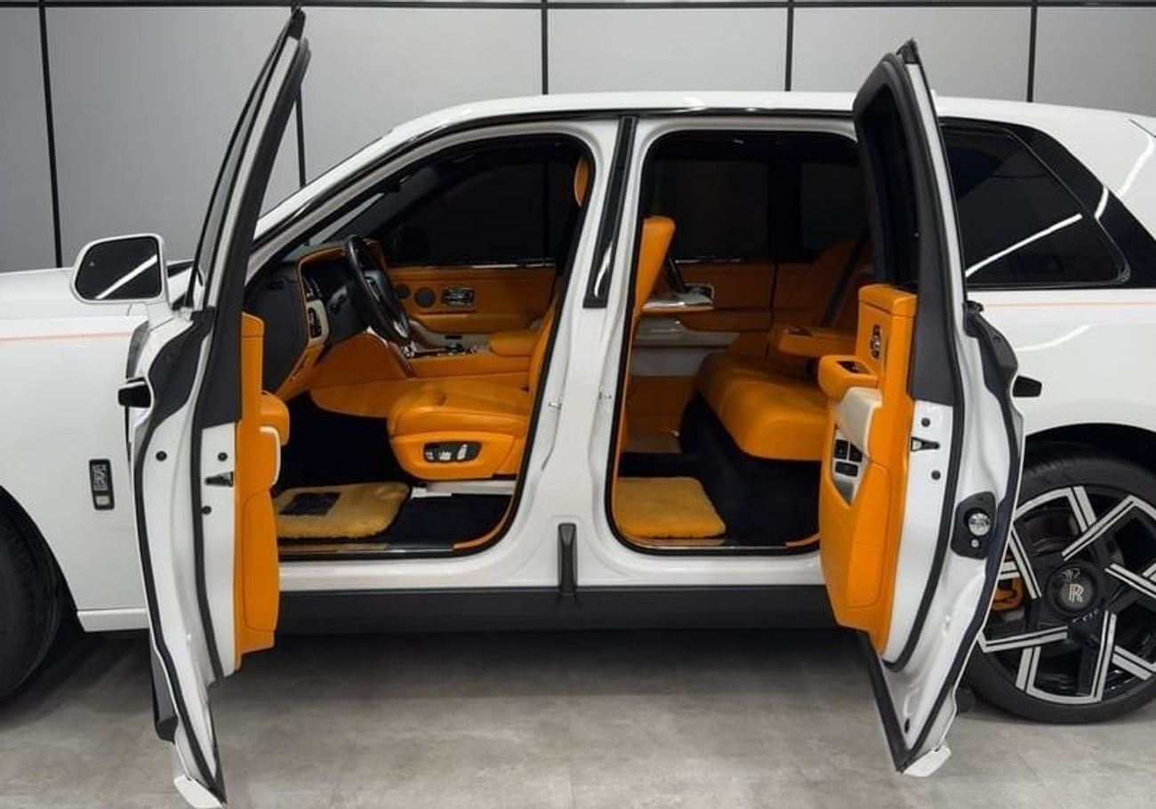 Rolls Royce Cullinan  Silver Badge | 2026 Facelift Kit | GCC Specs | Service Contract