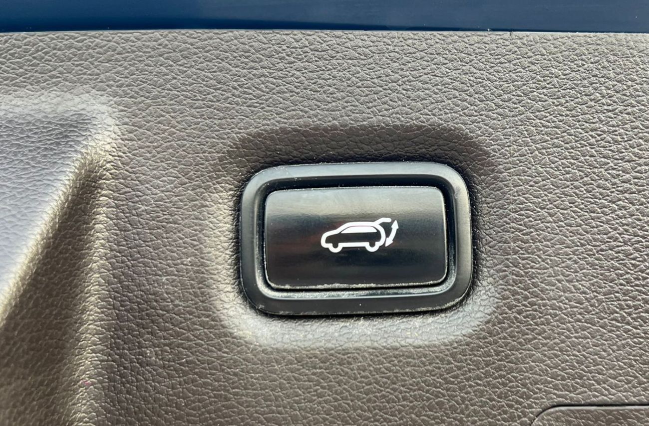 Hyundai Santa Fe 2020 Hyundai Santafe Full Option Panoramic View - 2.4L V4 - With Radar & Sensor -