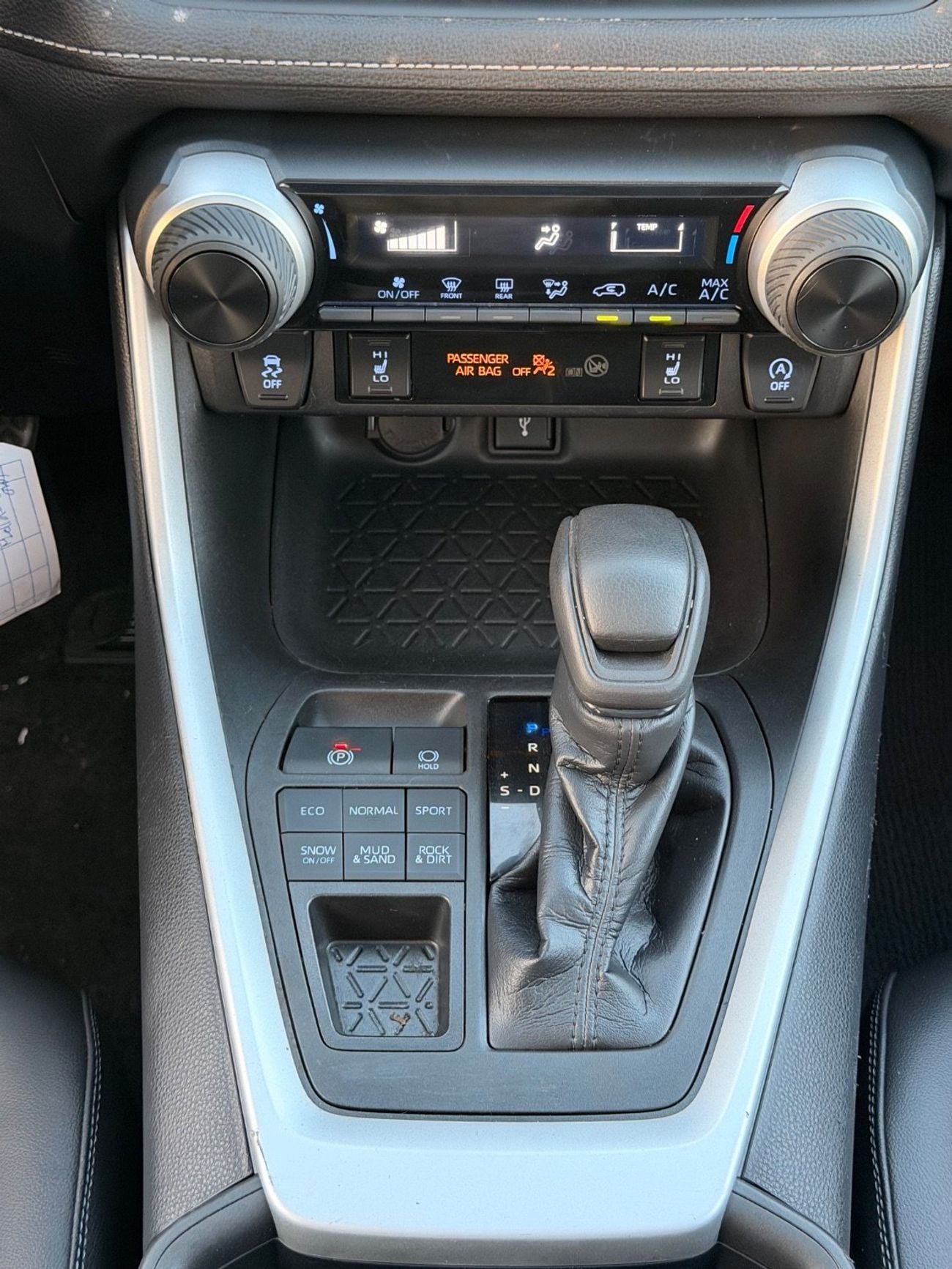 تويوتا راف ٤ RAV4 2.5L sunroof, leather seats, push start 2021