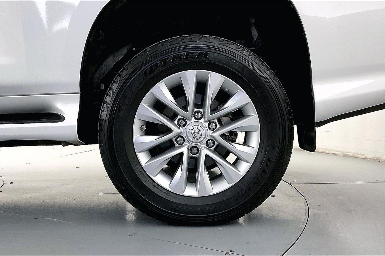 لكزس GX 460 Premier | عرض العيد الحصري | خالية من أضرار الفيضانات