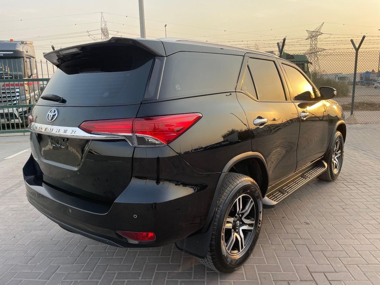 Toyota Fortuner GXR 4.0L (278 HP)