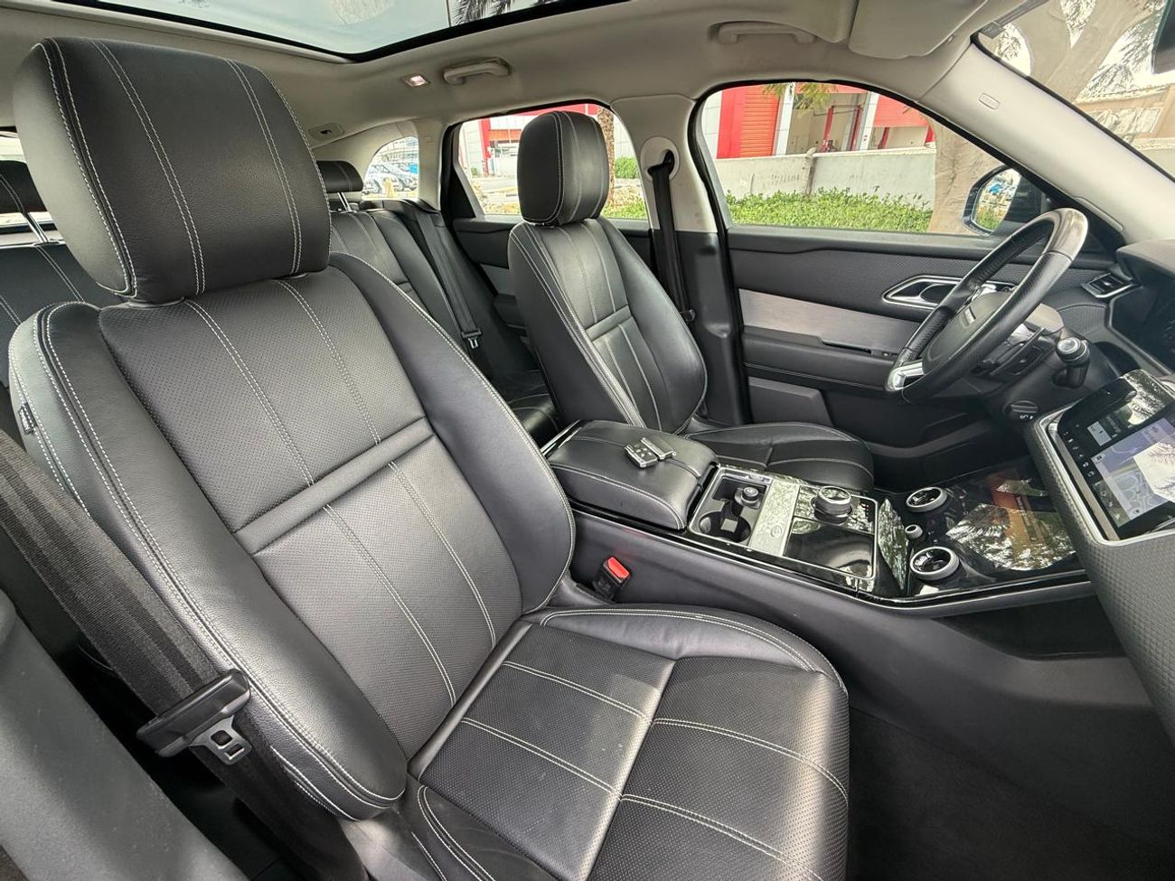 Land Rover Range Rover Velar P250 S 2.0L Petrol RANG ROVER VELAR S 2019 GCC 2.0L FULL SERVICE HISTORY