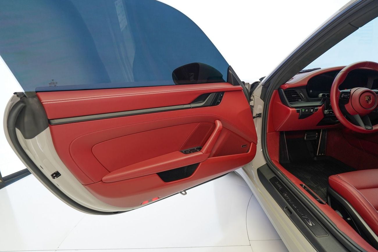 Porsche 911 CARRERA GTS