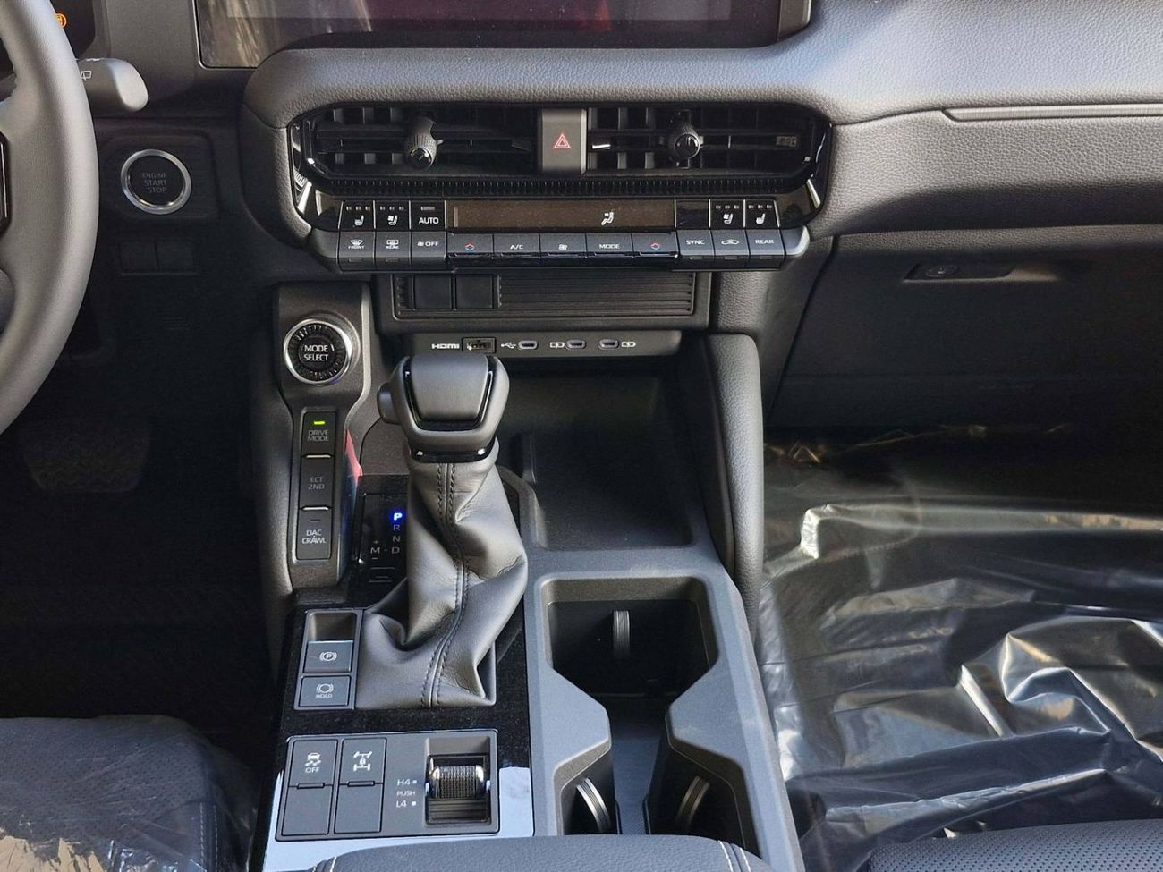 Toyota Prado 2025 TOYOTA PRADO 2.4L SR PETROL AT ALL ROUNDER (O) BRAND NEW 0KM