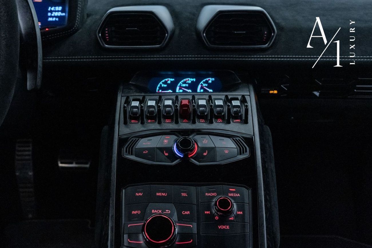 Lamborghini Huracan Performante 5.2L V10 (460 HP) 2018 Lamborghini Huracan, Warranty, Full Lamborghini Service History,