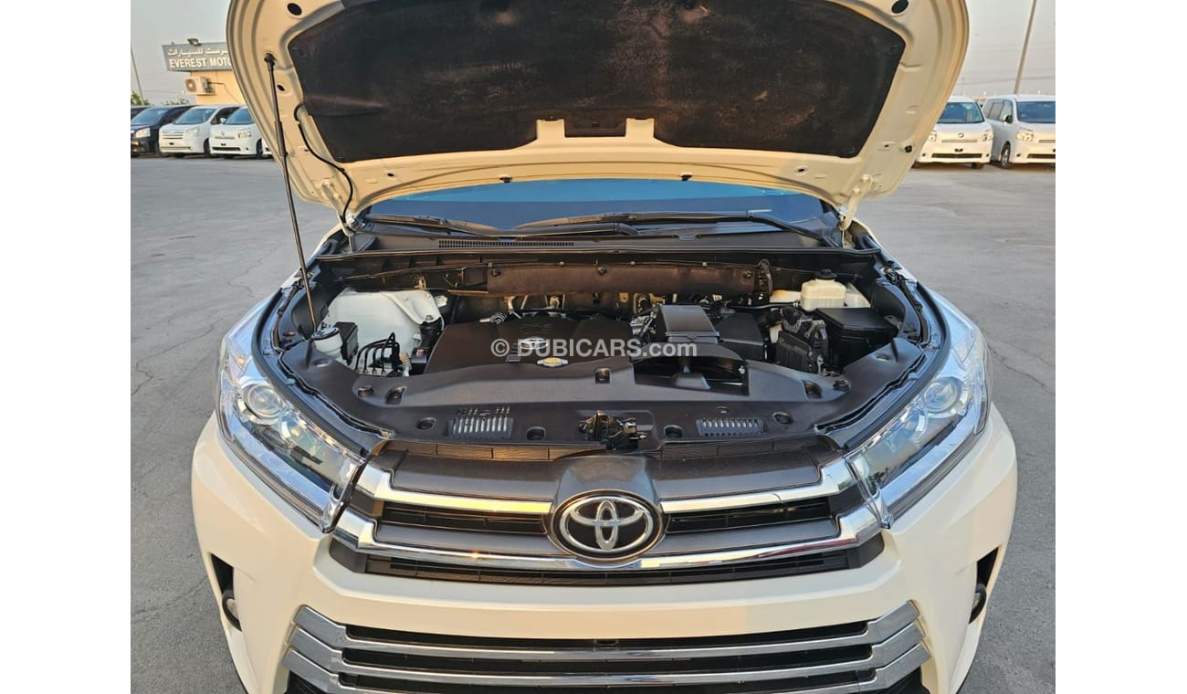 تويوتا هايلاندر 2017 TOYOTA HIGHLANDER  XLE AWD - 3.5L V6 - CANADIAN SPECS  - 7 Seater / EXPORT ONLY