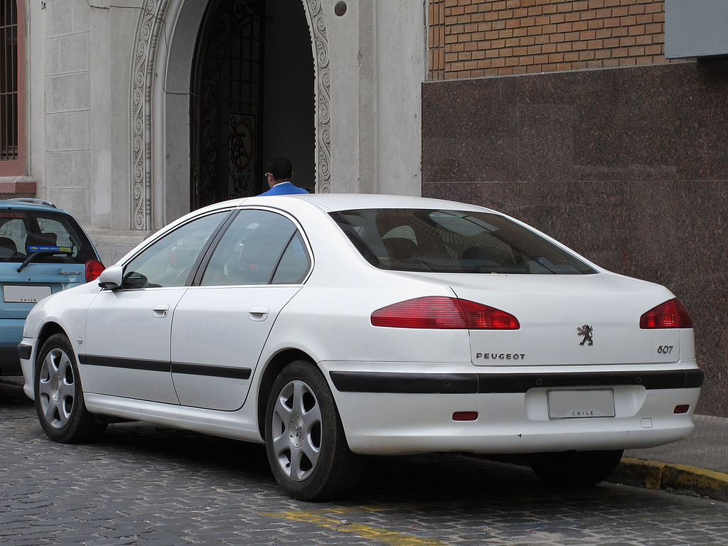 Peugeot 607 exterior - Rear Right Angled