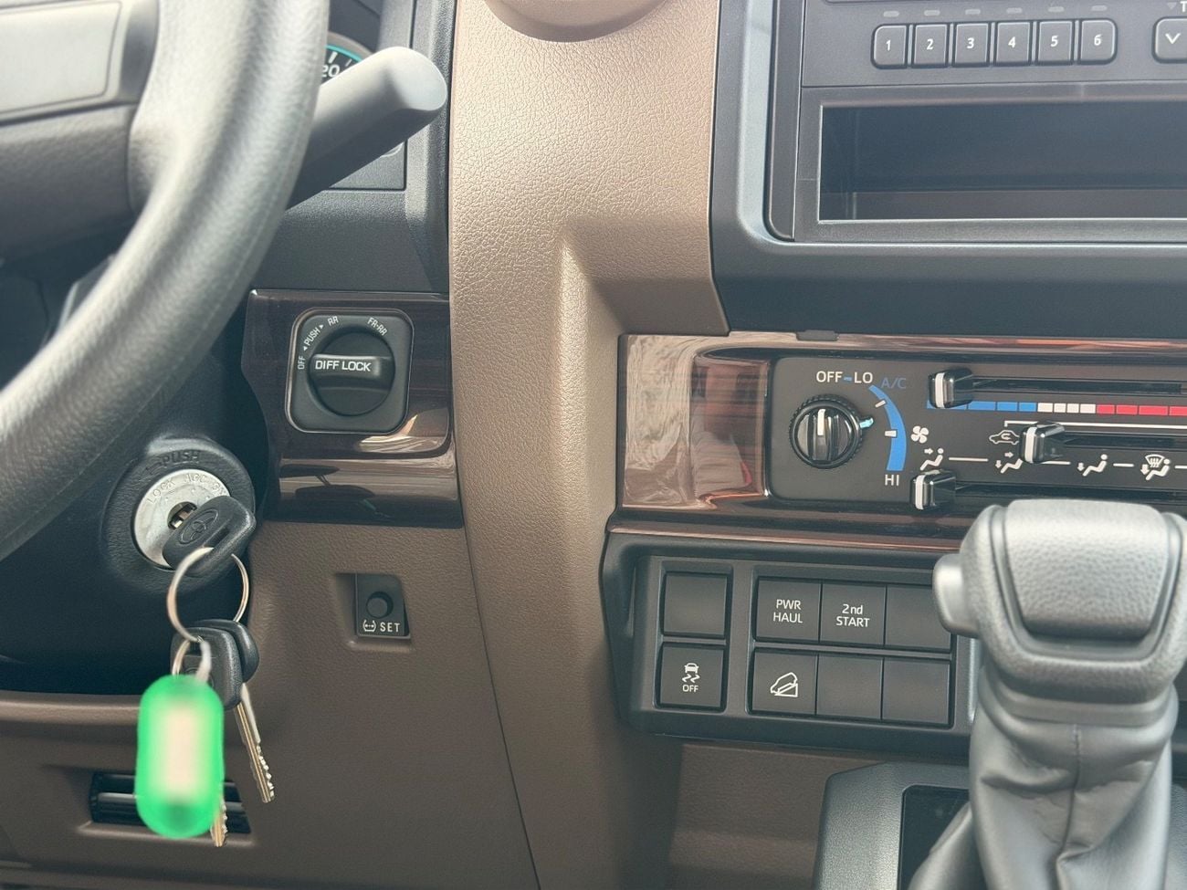 Toyota Land Cruiser Pick Up LC 79 DC || 4.0 || 2026