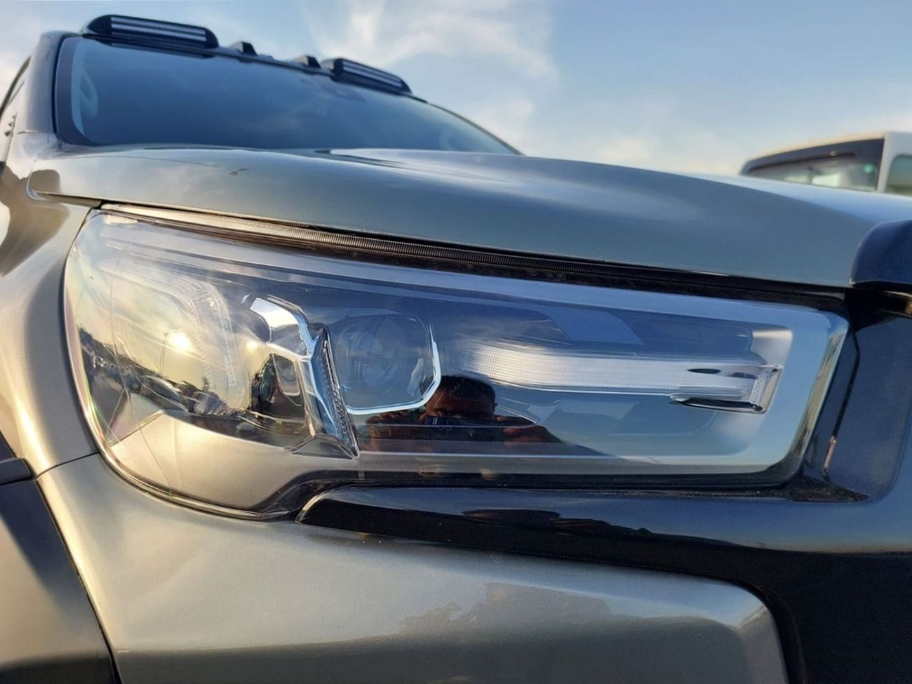 تويوتا هيلوكس TOYOTA HILUX PICKUP RHD 2022 MODEL 2.8 L DIESEL AUTOMATIC(PM77151)