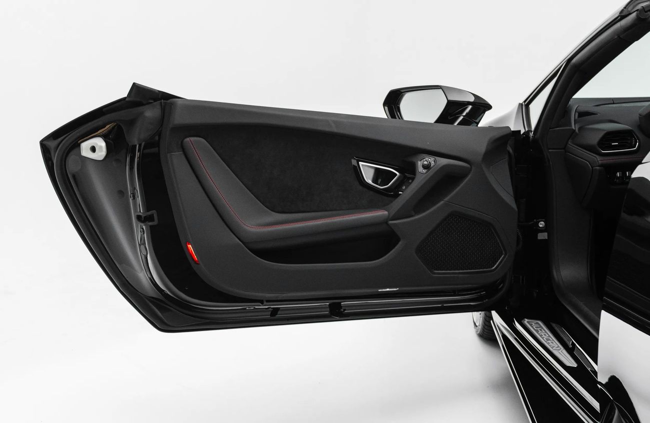 لامبورغيني هوراكان ايفو سبايدر 5.2L V10 Naturally Aspirated Engine