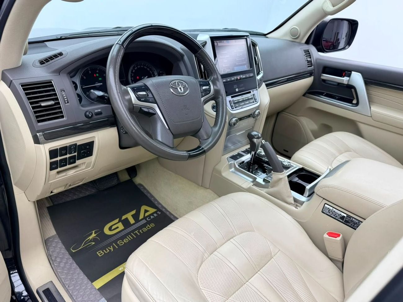 Toyota Land Cruiser 2020 Toyota Land Cruiser VX S, Auto Guard Warranty, Service History, GCC Specs
