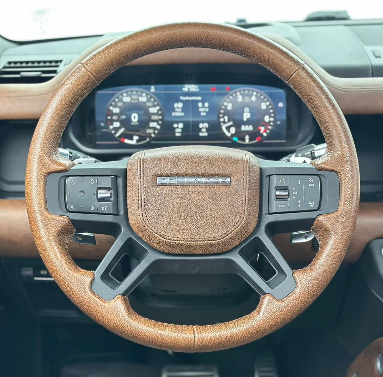 لاند روفر ديفندر 2022 Land Rover Defender 110 V8 Edition, Sep/2026 Land Rover Warranty, Nov/2027 Land Rover Service P