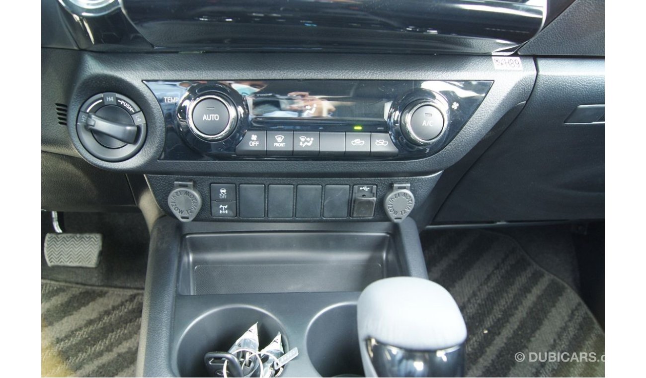 تويوتا هيلوكس 4.0L V6 Petrol Double Cab 4WD Adventure Auto