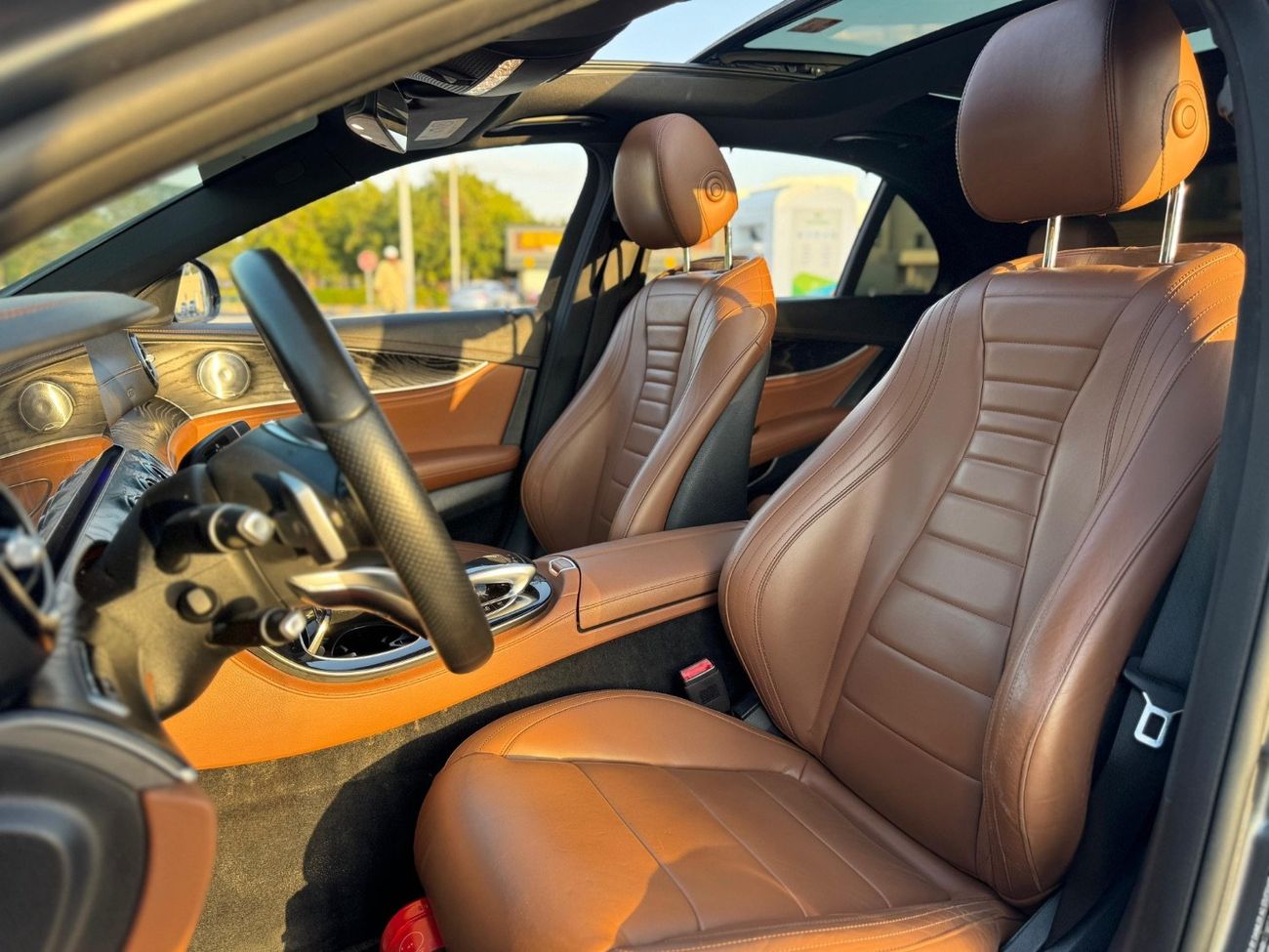 مرسيدس بنز E300 Premium 2.0L