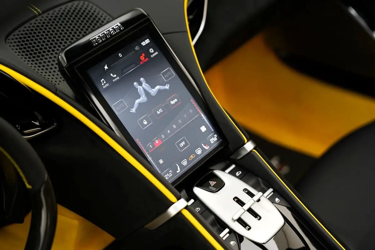 فيراري روما SPIDER WITH 7 YEARS SERVICE CONTRACT