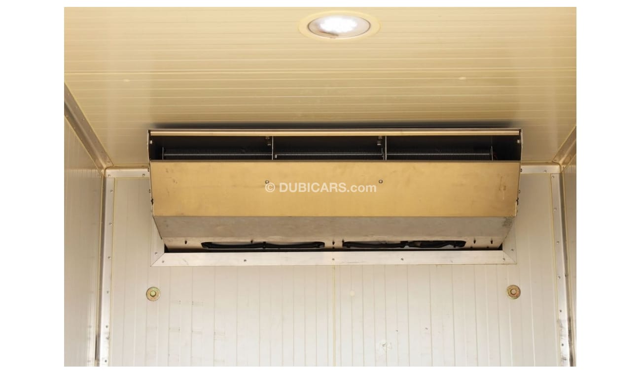 Isuzu Reward Reward NMR 2-Ton | Thermoking Chiller Box | Excellent Condition | GCC Specs | Export Only