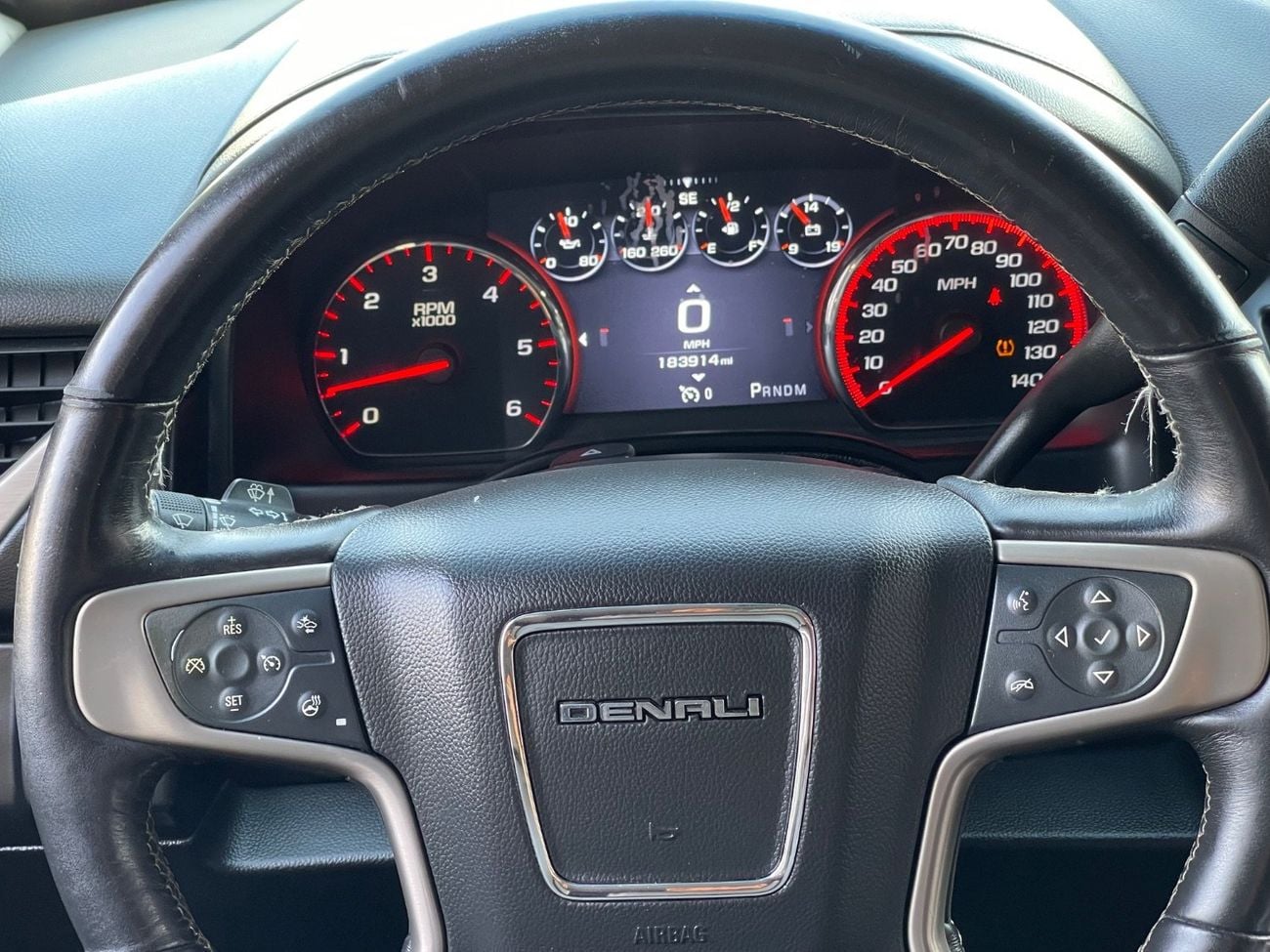 جي أم سي يوكون Denali 6.2L (8 Seater)