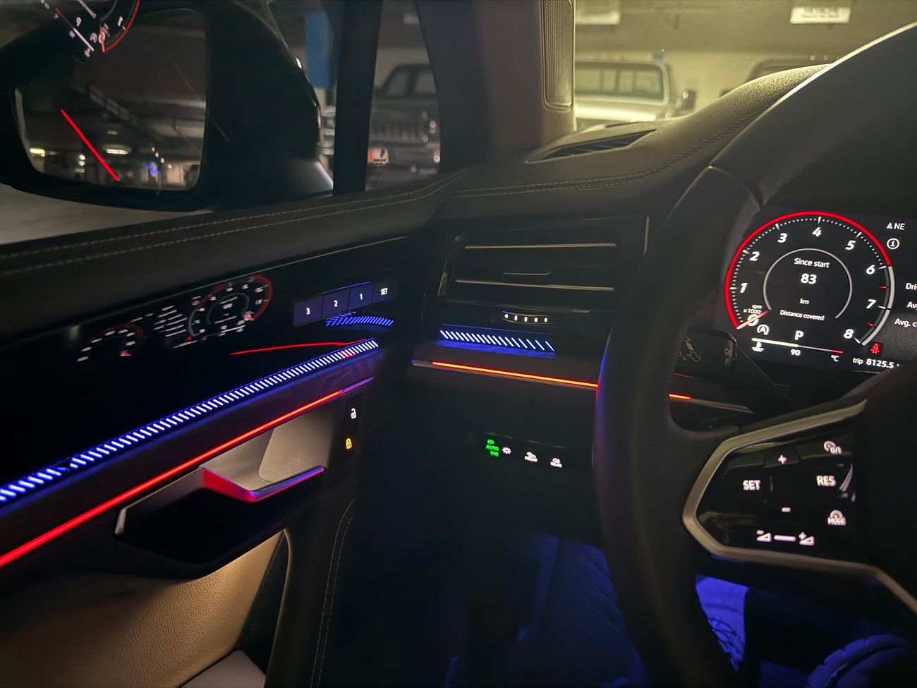 Volkswagen Touareg Elegance Plus (soft closing, Cruze control, full car plays, blind spot monitoring, multi colour ambi