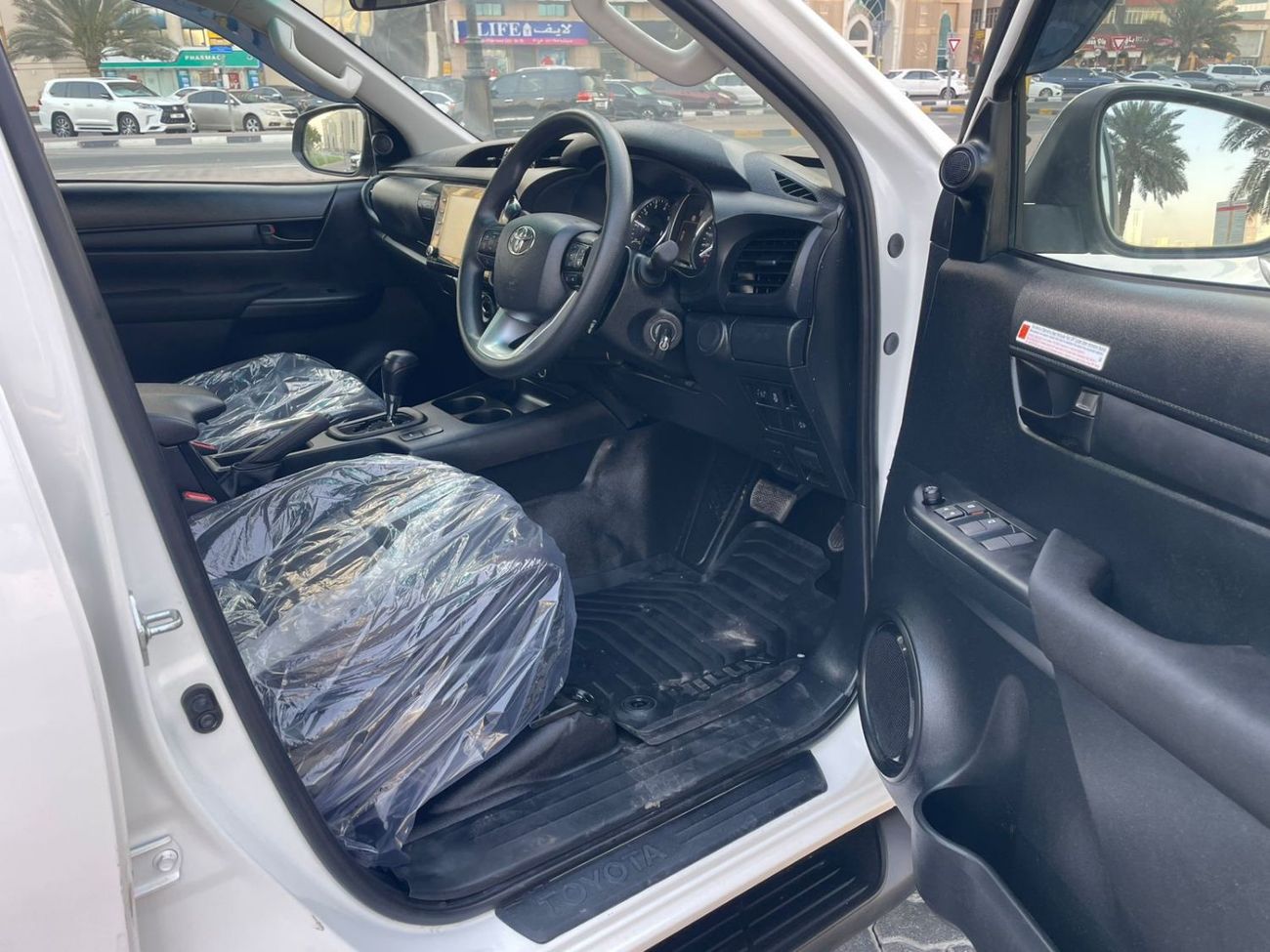 Toyota Hilux NEW HILUX 2.8 DIESEL  RIGHT HAND AUTOMATIC GEAR