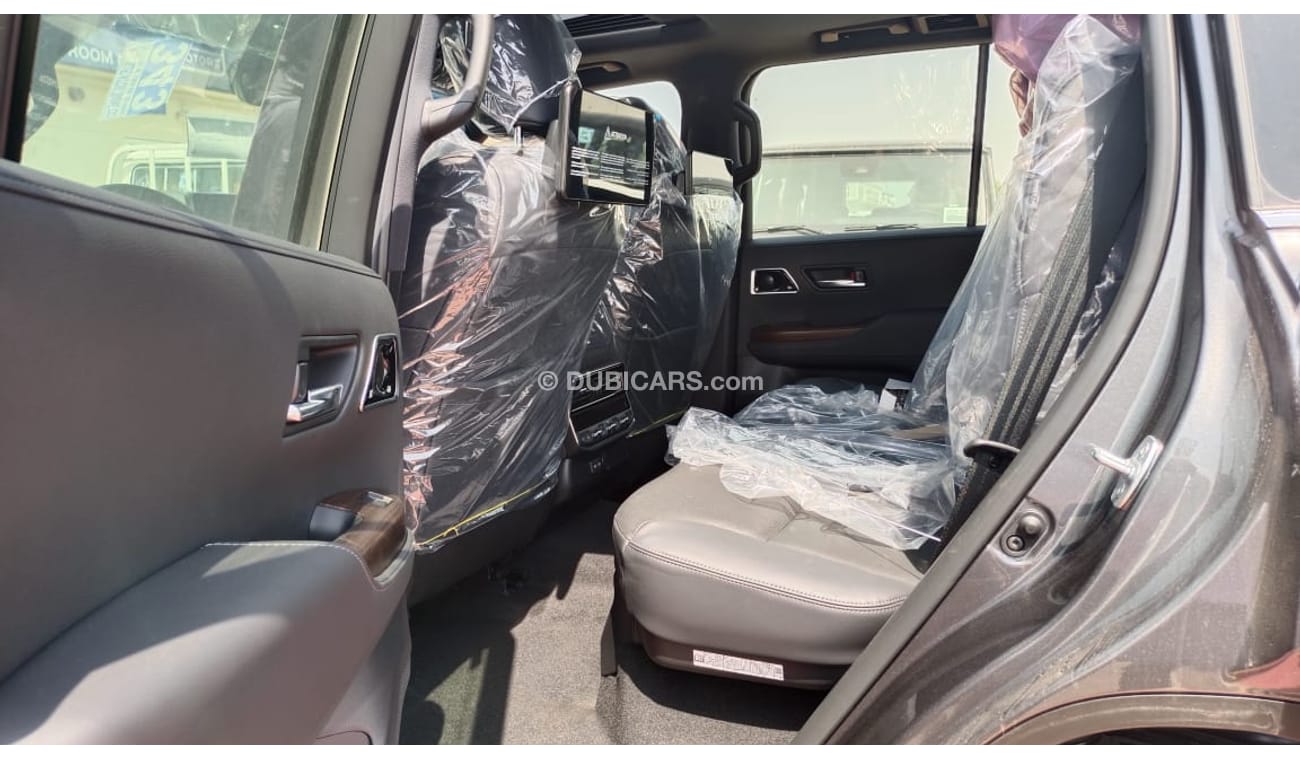 Toyota Land Cruiser L/C300 VX+ 3.3L DSL A/T Floor 22YM-FULL OPTION - 7 Str - GRY_BLK  - EURO SPEC (FOR EXPORT)
