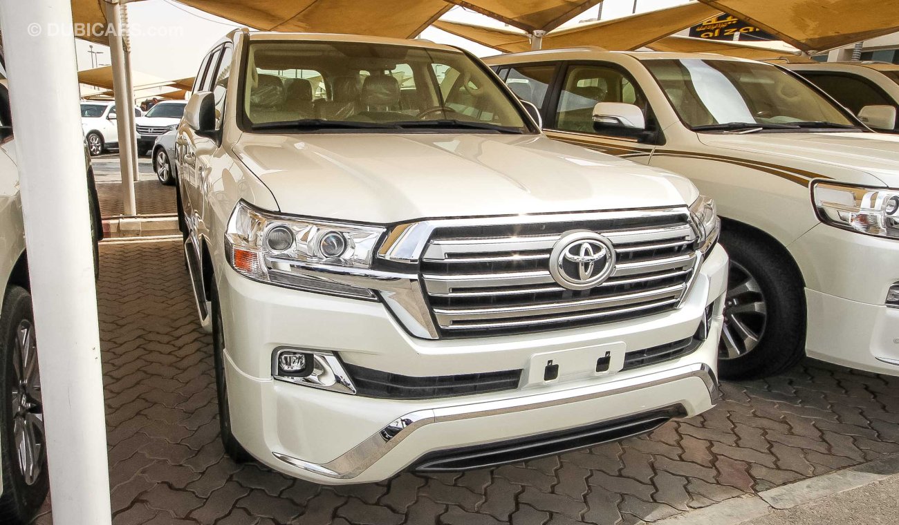 Toyota Land Cruiser VXR V8 5.7