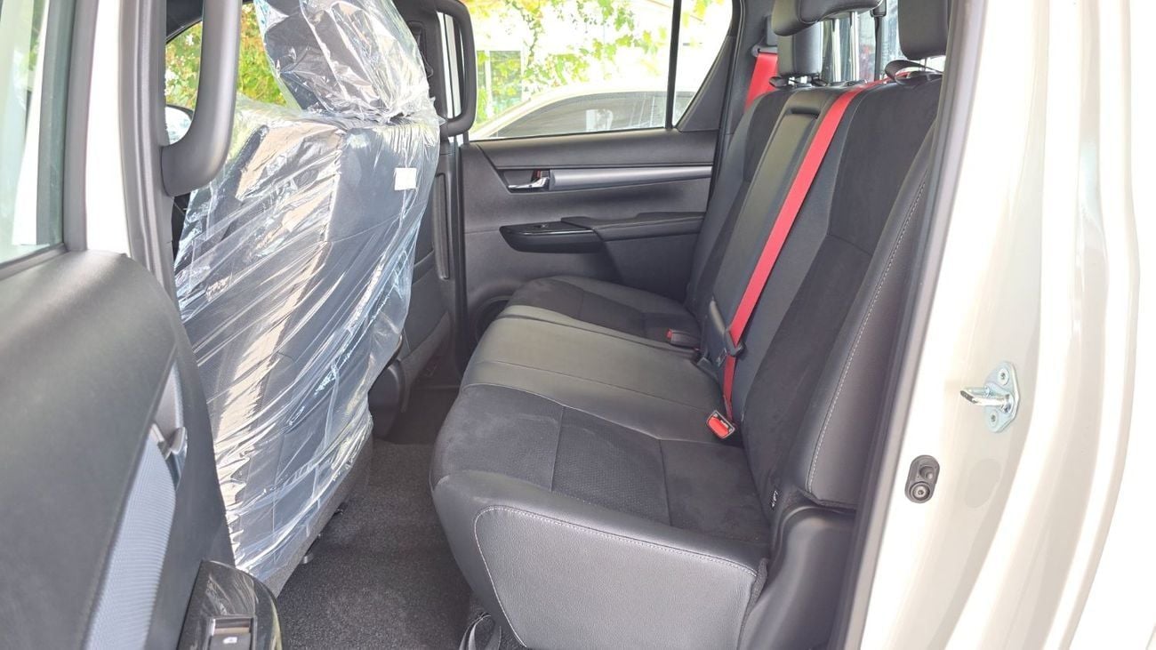تويوتا هيلوكس TOYOTA HILUX GR Sport 4.0L White-2025