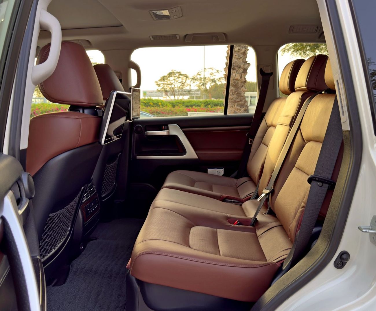 تويوتا لاند كروزر 5.7l VXR Grand Touring S