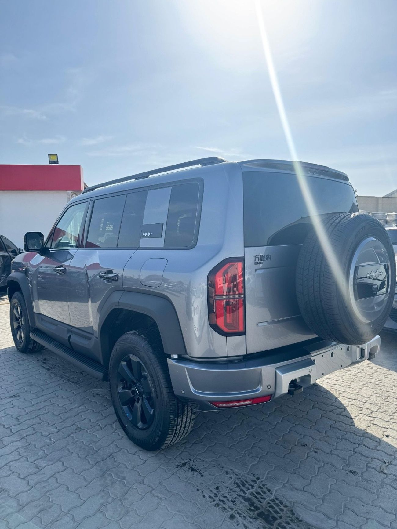 بي واي دي ليوبارد 5 