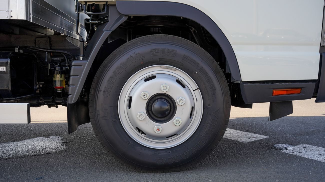 Mitsubishi Canter Van