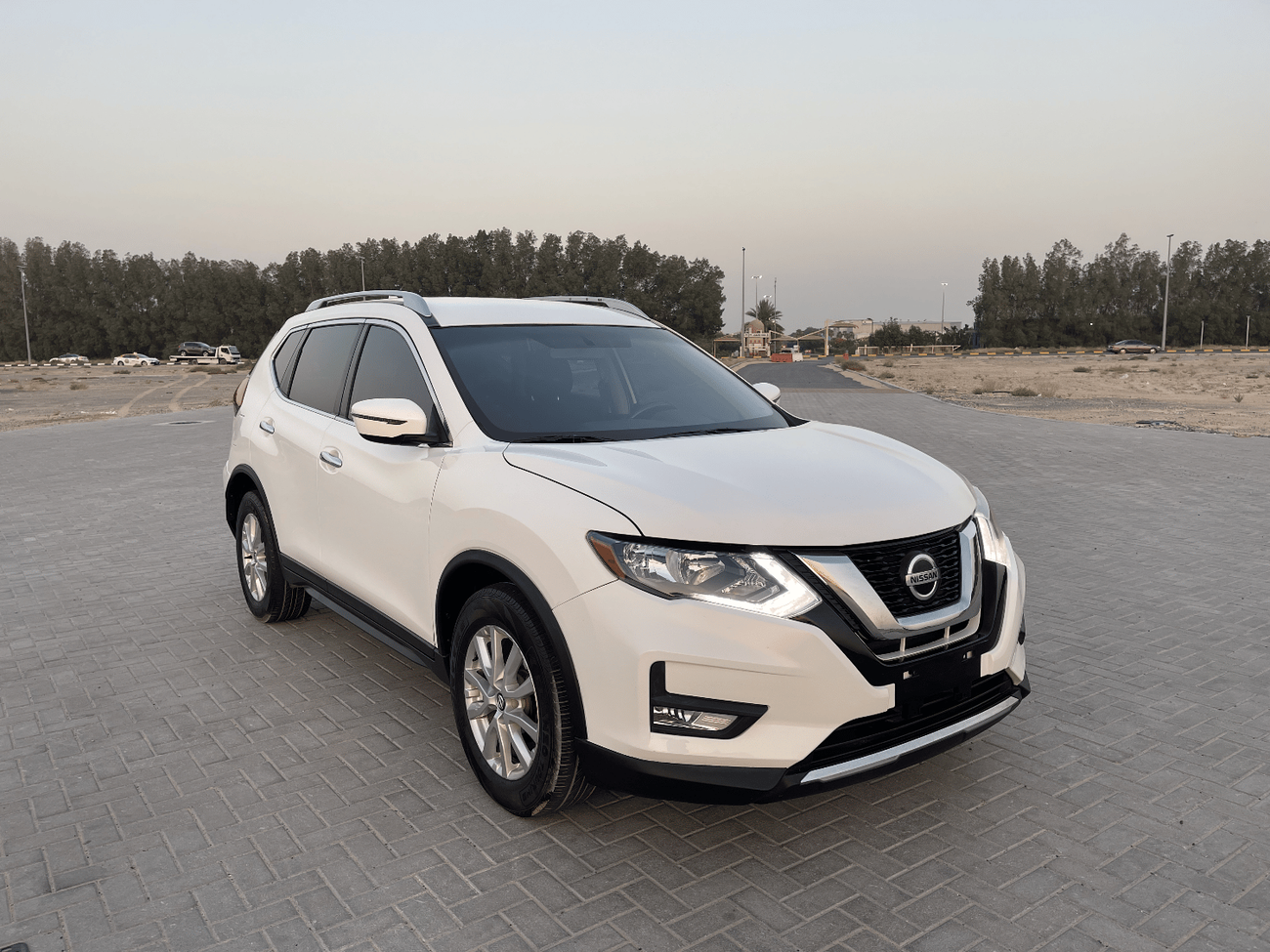 Nissan Rogue nissan rouge 2017 usa in very good    Nissan Pathfinder    Excellent Condition (USA  _ SPEC) - MODEL