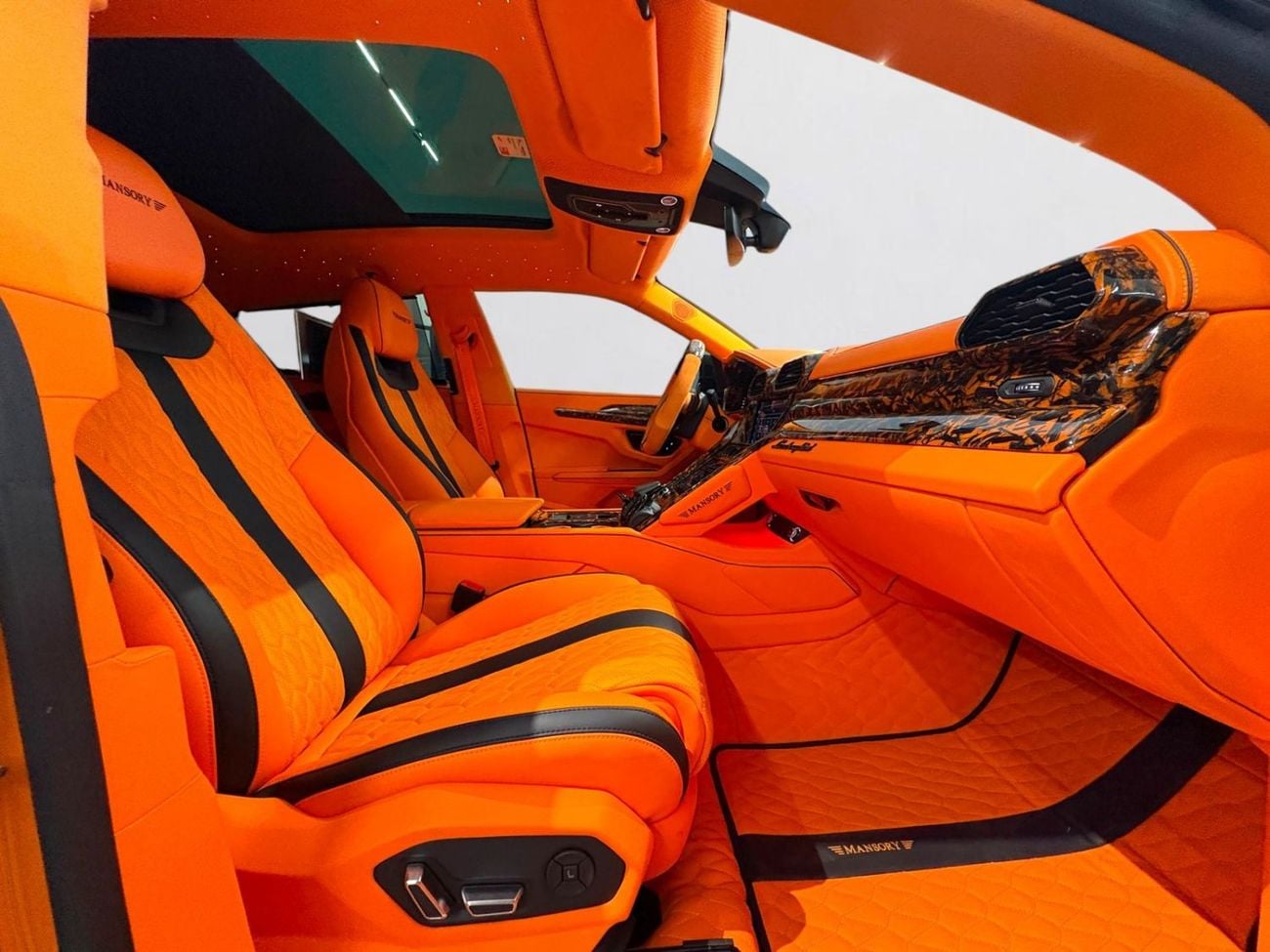 Lamborghini Urus STD AED 12,780 P.M | 0% DOWN PAYMENT | LAMBORGHINI URUS MANSORY VENATUS EVO S P900 | 4.0L TWIN-TURBO