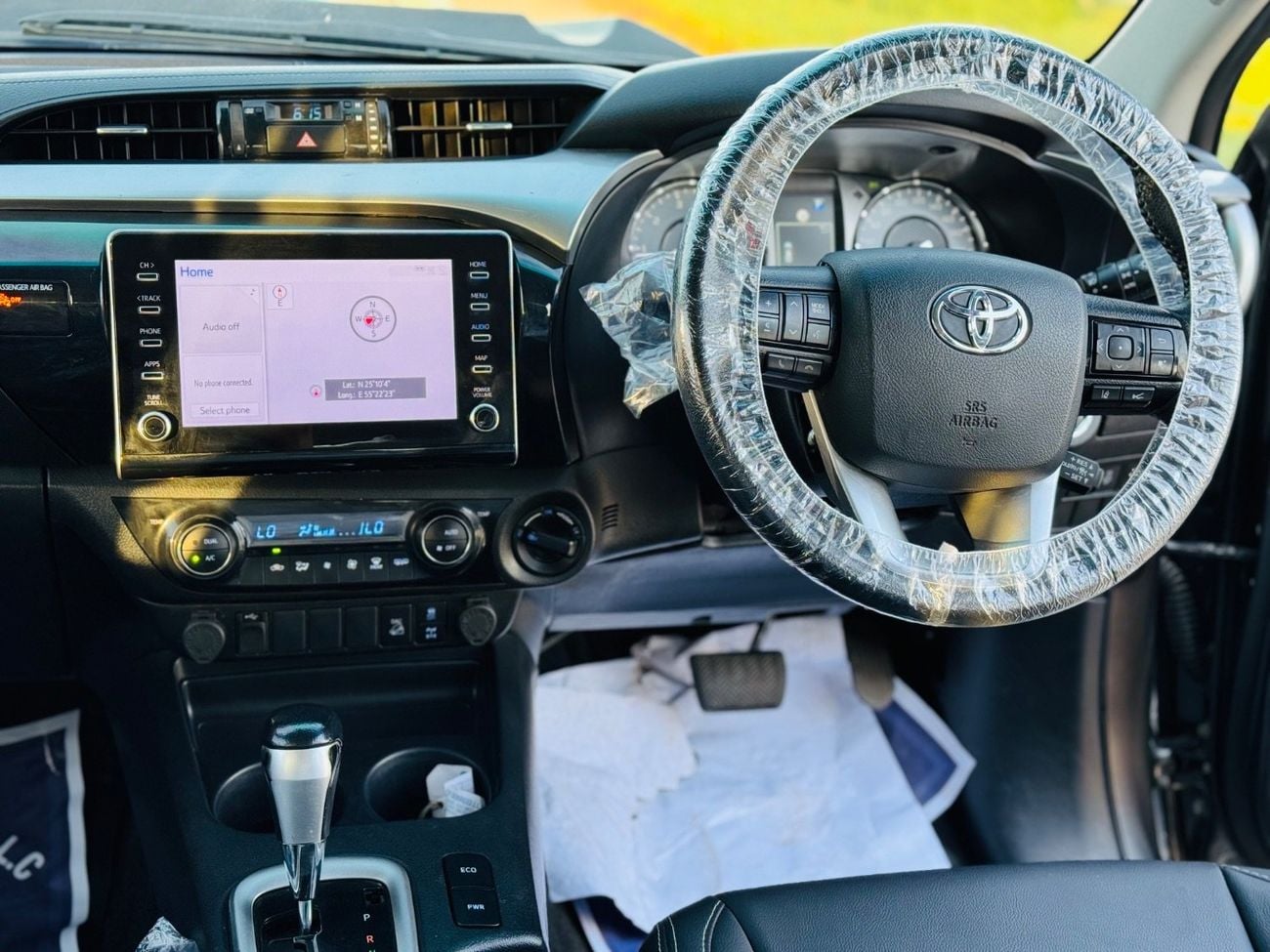 تويوتا هيلوكس Full option top of the range