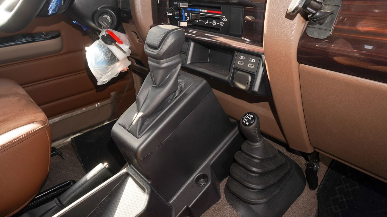 Toyota Land Cruiser 70 LX 4.0L V6 A/T