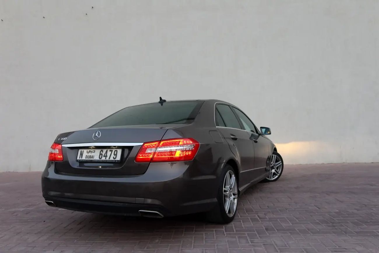 Mercedes Benz E300 E300 | GCC | Single Family Owned | Well Maintained