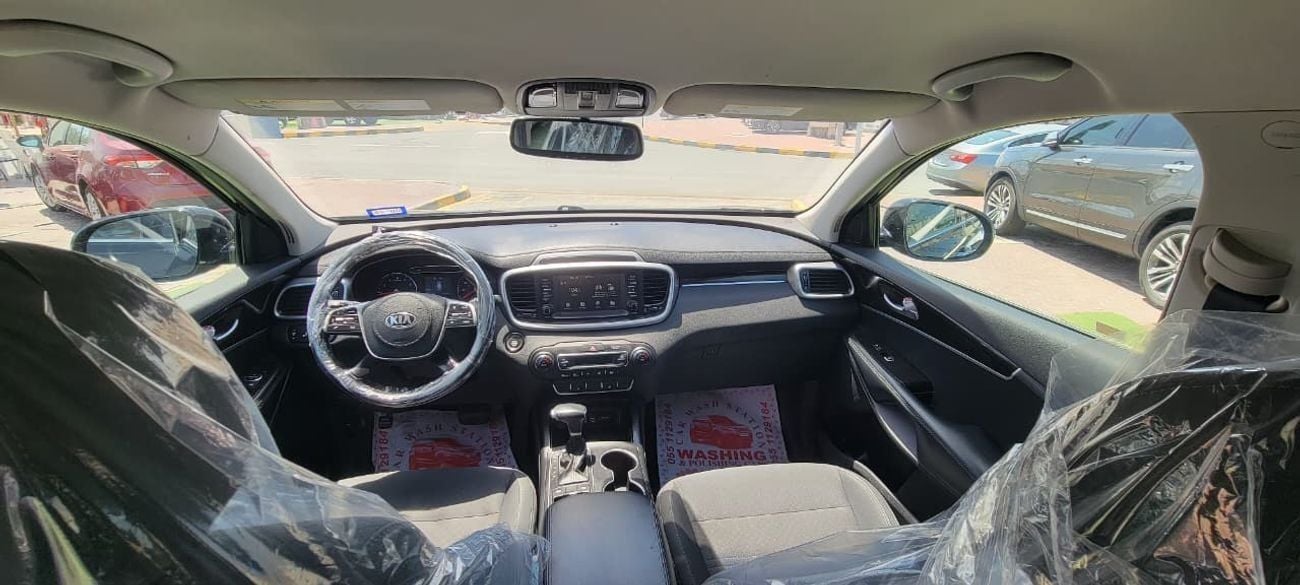 Kia Sorento S (NON GCC) Mid Option 3.3L