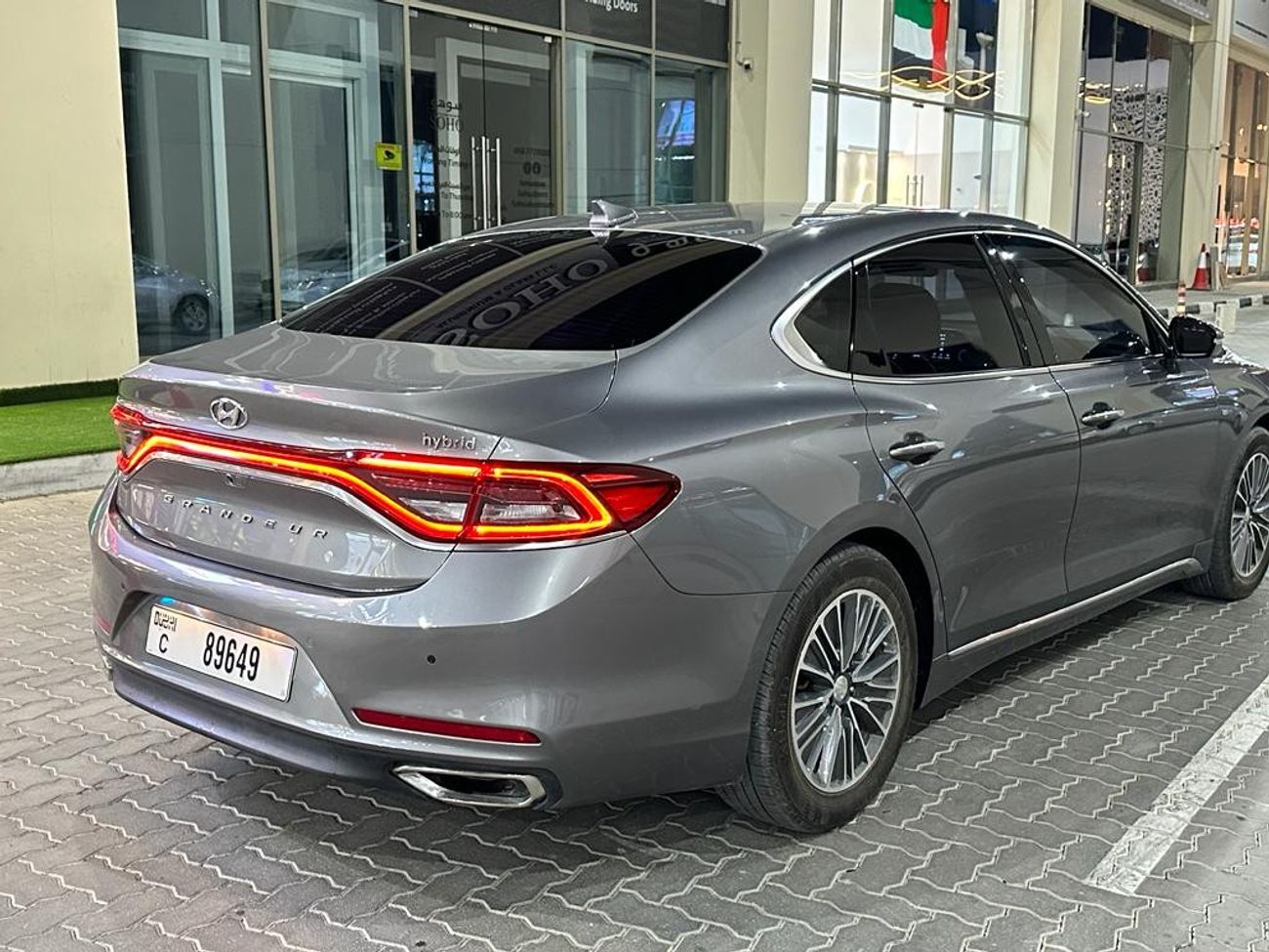 Hyundai Azera Hyundai Azera Hybrid, imported from Korea