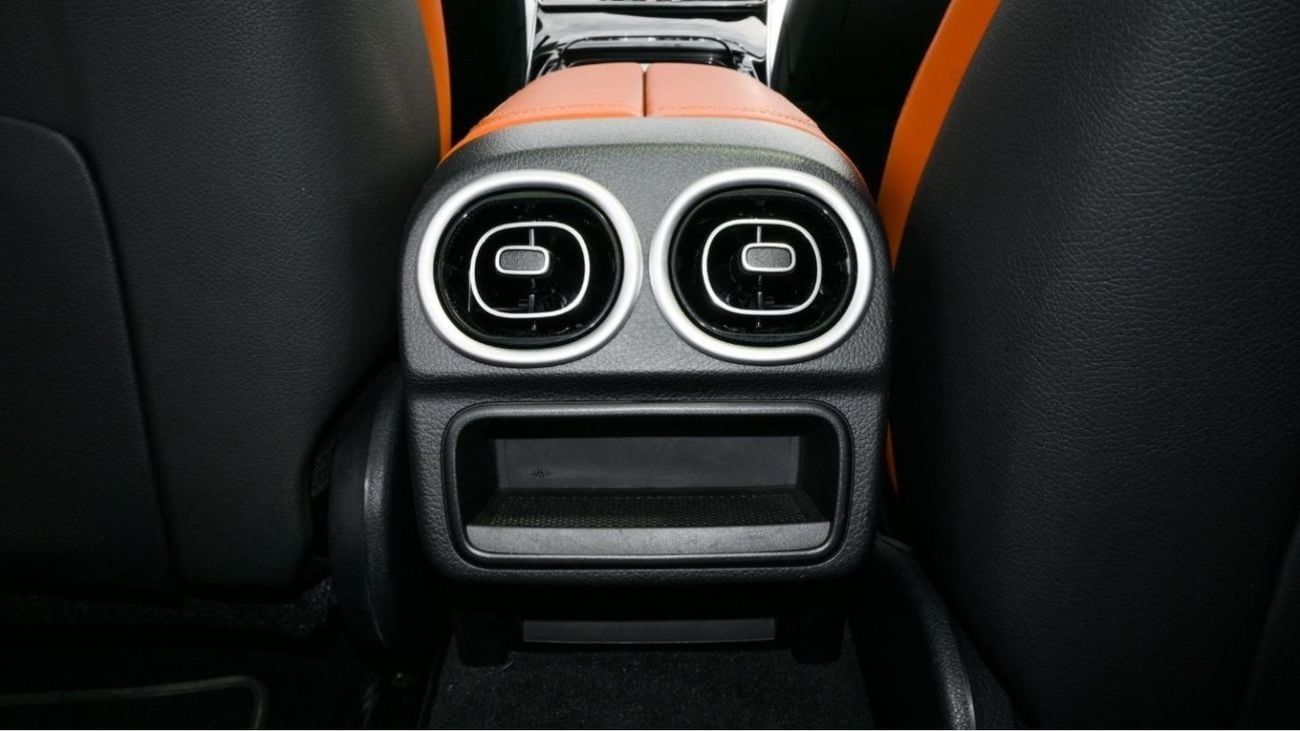 مرسيدس بنز C 300 Std Perfect Condition | Mercedes-Benz C300 2.0L | Panorama 360 degree cameras, With Warranty  | 2022