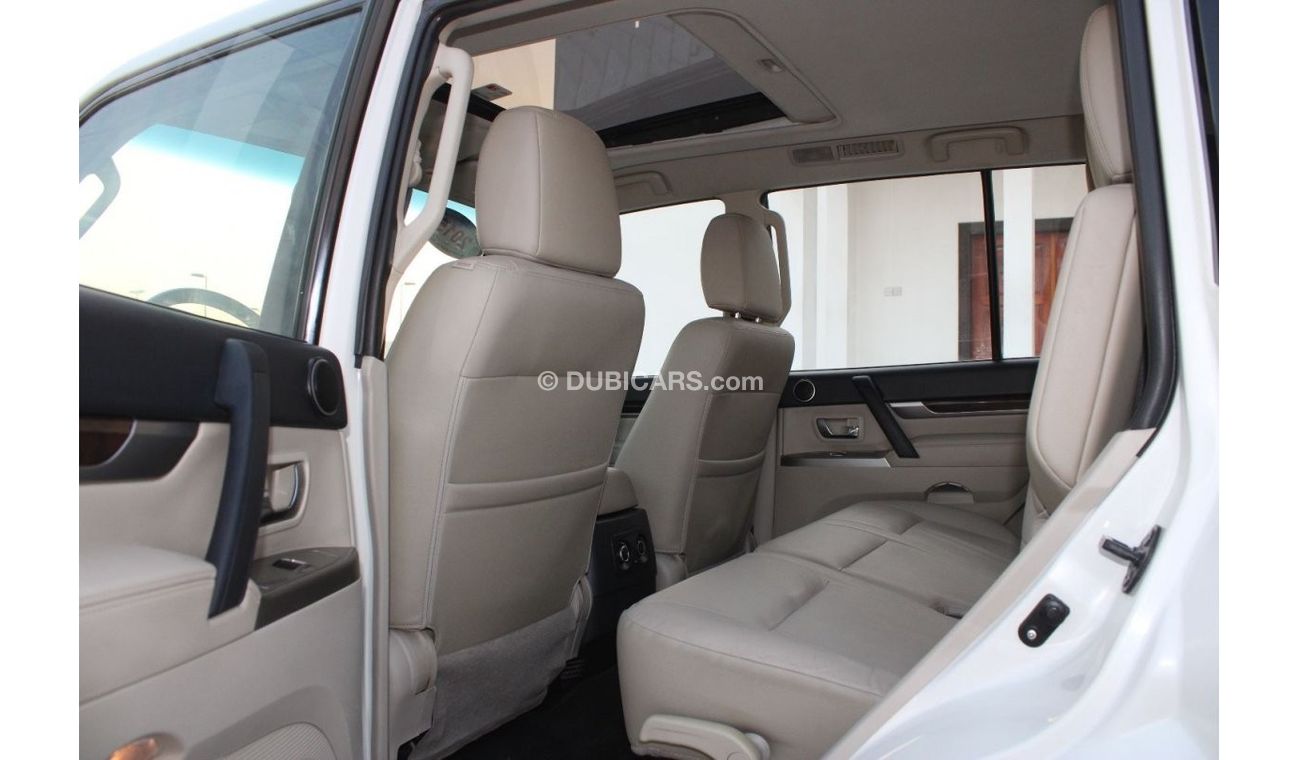 Mitsubishi Pajero Mitsubishi Pajero 2015 GCC Full 3.8 No. 1 without accidents, very clean from inside and outside