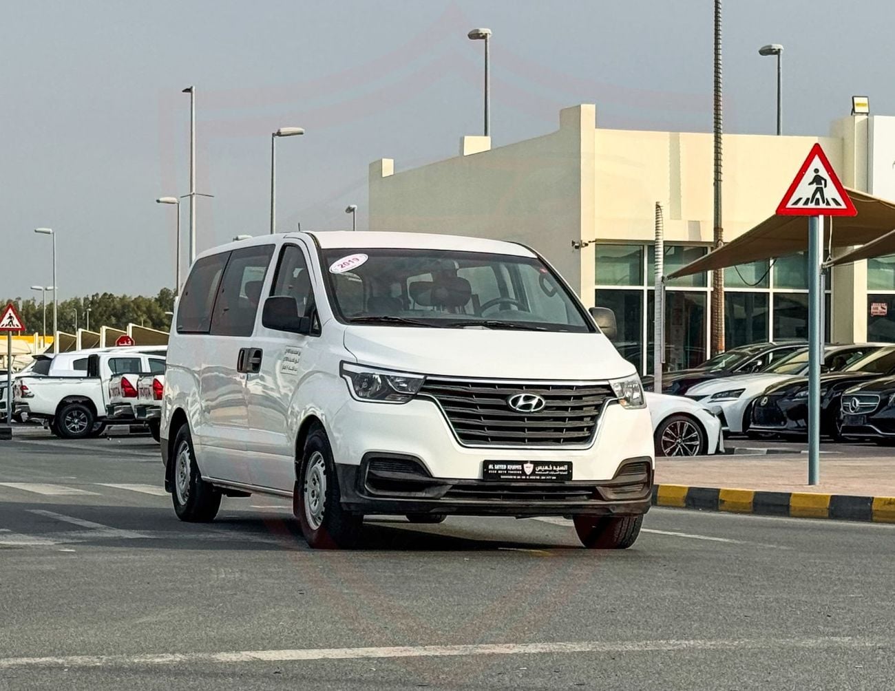 Hyundai H-1 Hyundai H1 | 2.4 L | 2019 | GCC | Accident-Free | In Excellent Condition | 974 P.M