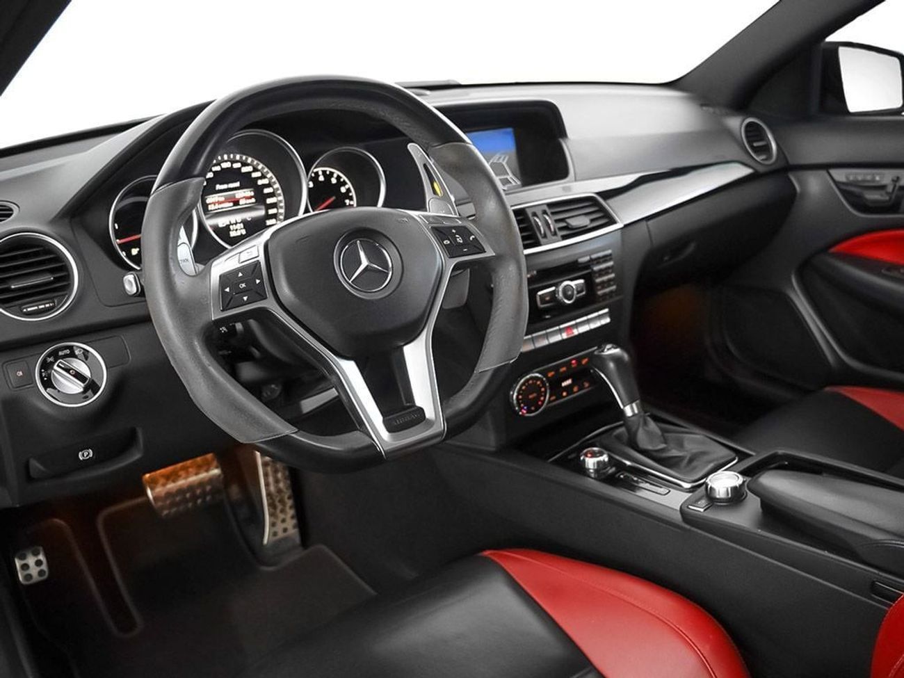 مرسيدس بنز C 63 AMG Std 6.2L 2013 Mercedes Benz C63 – P31 Performance Package / Original Paint