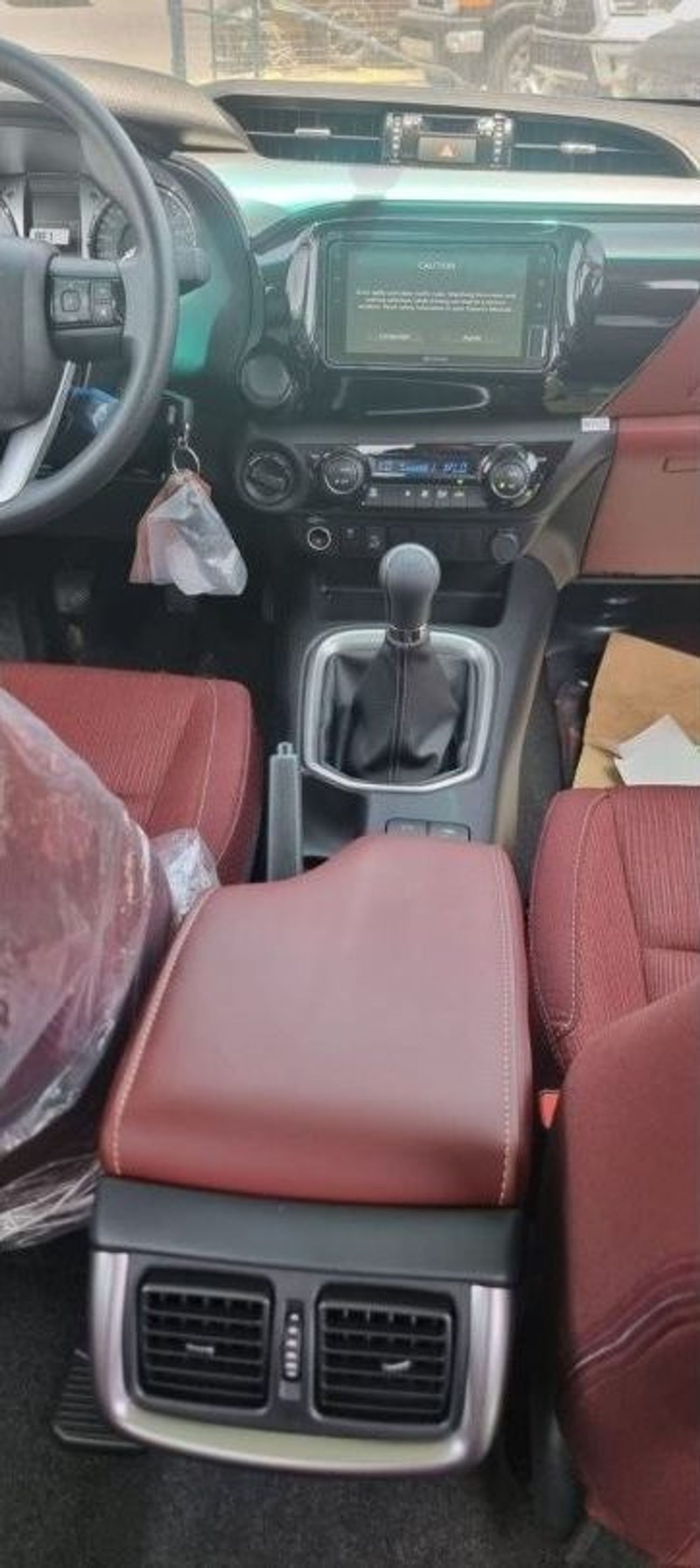 Toyota Hilux 2023 TOYOTA HILUX 2.8 DC   DIESEL 4X4     MANUAL GEAR