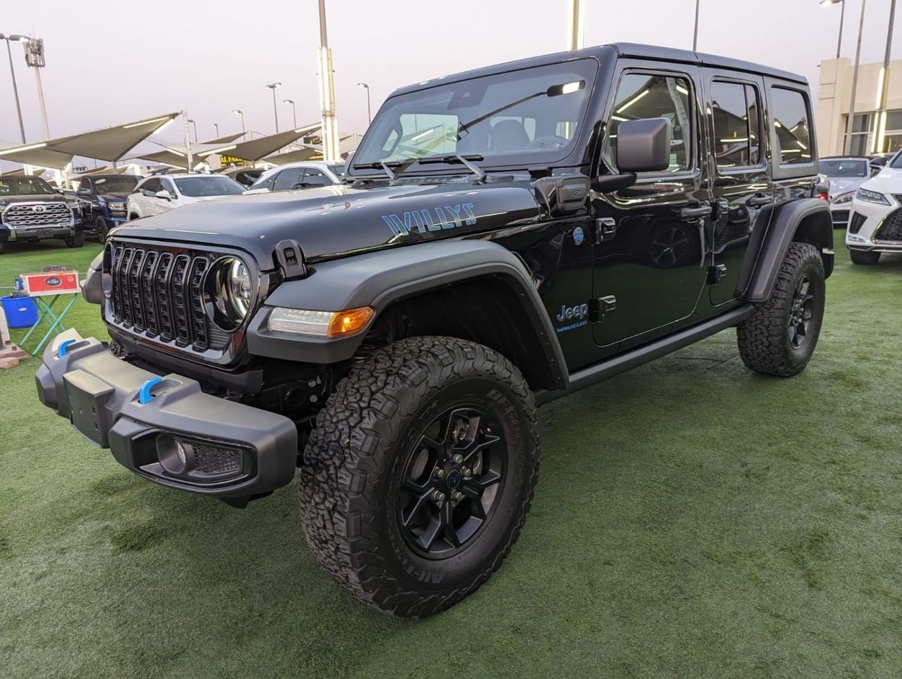 جيب رانجلر JEEP WRANGLER 2024 HYBRID 4/4 WILLYS  ALSO CHARGING WIRES AVALIBLE CAR IS CLEAN SAME LIKE  NEW ZERO