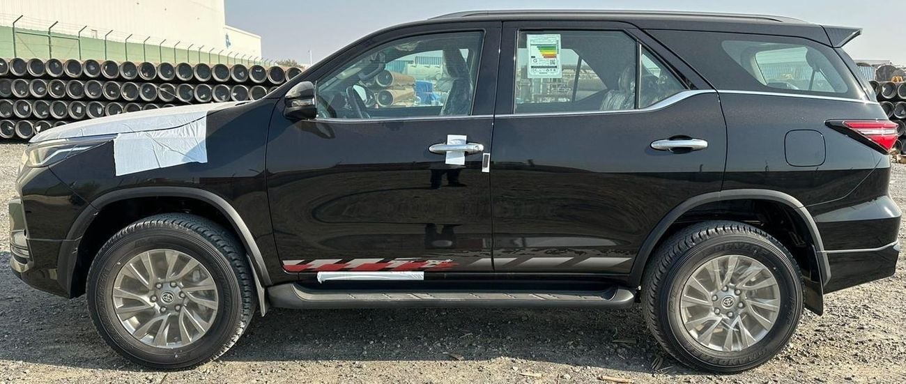 تويوتا فورتونر 2025 Toyota Fortuner 4.0L AT Petrol (Black)