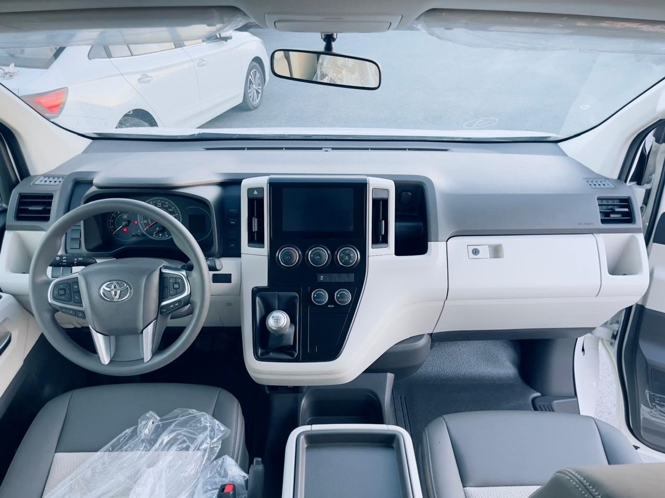 Toyota Hiace Commuter 2.8L