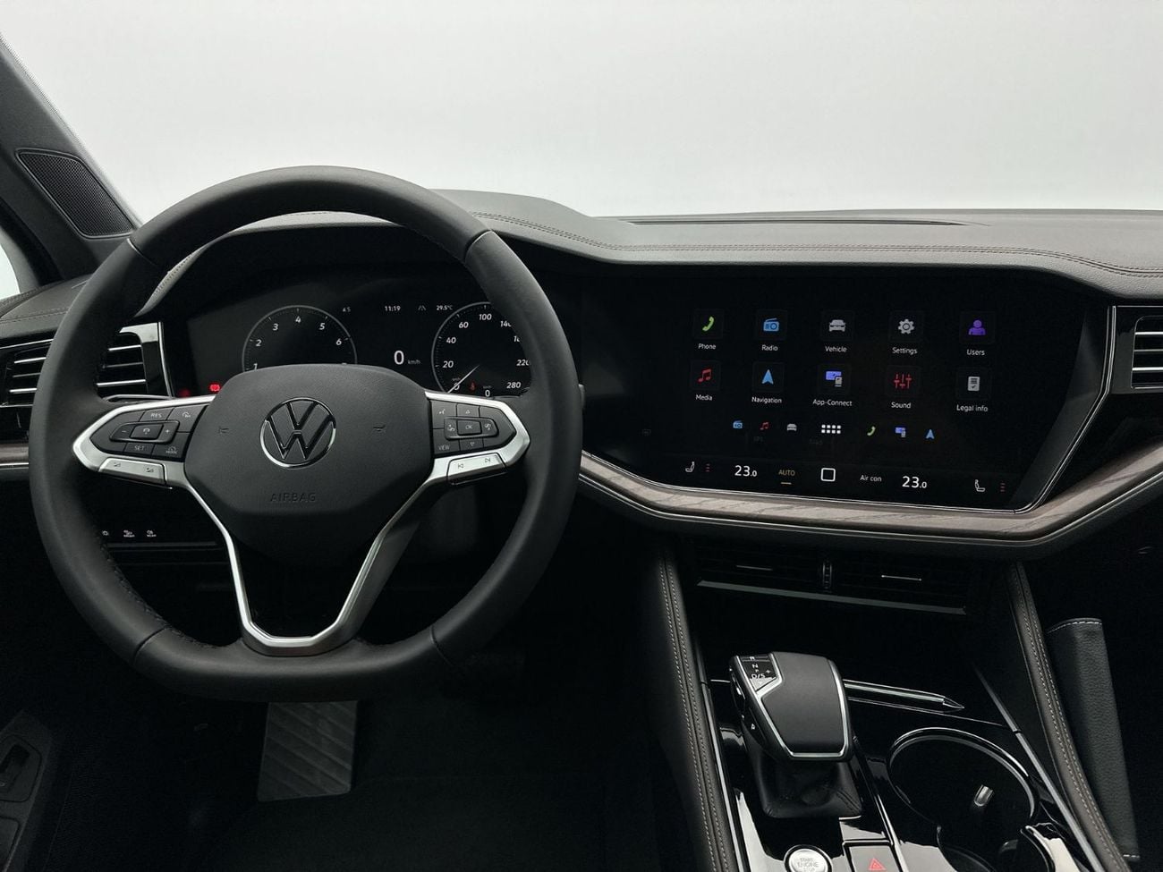 فولكس واجن طوارق ELEGANCE | Premium V6 Performance & Smart Tech | VW Certified | GCC Specs