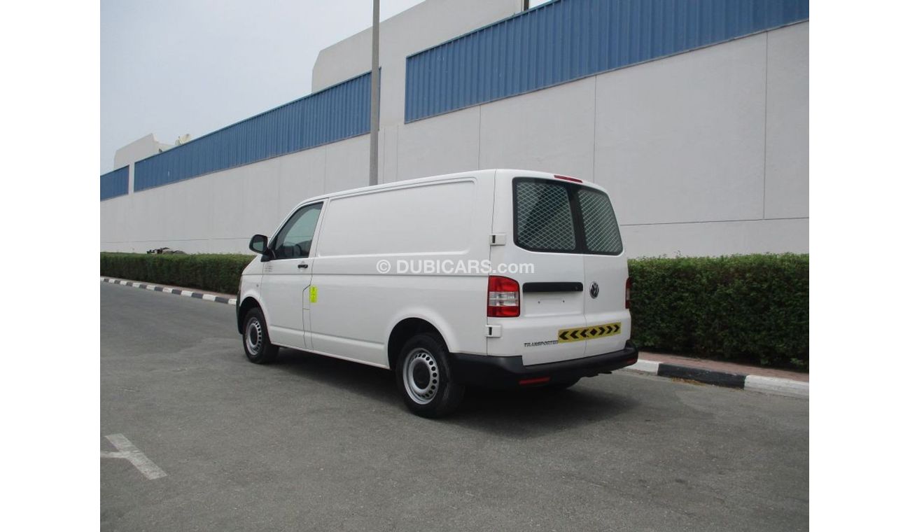 فولكس واجن T5 ترانسبورتر فولكس واجن ترانسبوتر فان بحاله ممتازه 2015 بدون حوادث