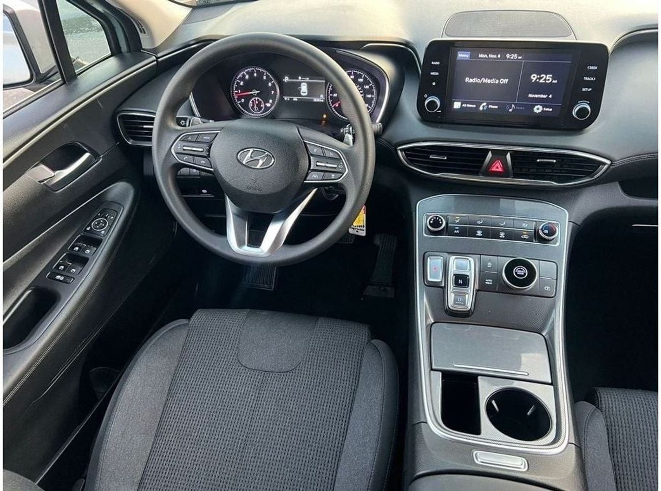 Hyundai Santa Fe 2022 Hyundai Santa Fe, SE - 2.5L  4 Cyl - Lane assist - Android Apple Play - Well Maintained Car wit