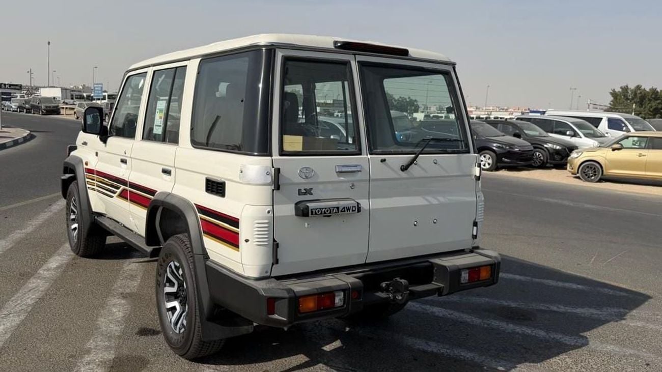 تويوتا لاند كروزر 70 Toyota Land Cruiser hard Top LC76 2.8 AT full option Oman 2025