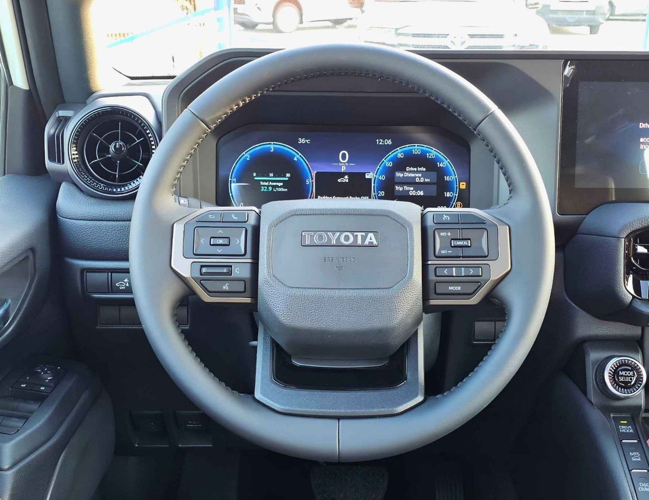 Toyota Prado ADVENTURE TURBO / REAR PWR DOOR, DRIVER PWR SEAT, SUNROOF/2.8L DIESEL 4WD/ CODE# P28ADV3