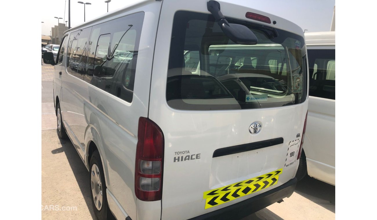 Toyota Hiace Toyota Hiace Bus 13 seater, Model:2016. Excellent condition
